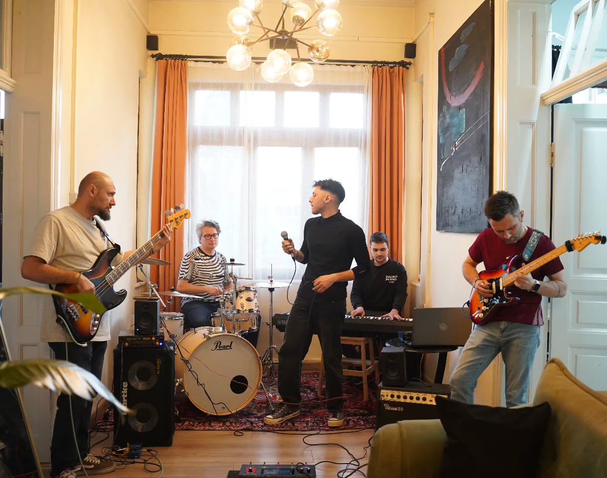 Parya Band