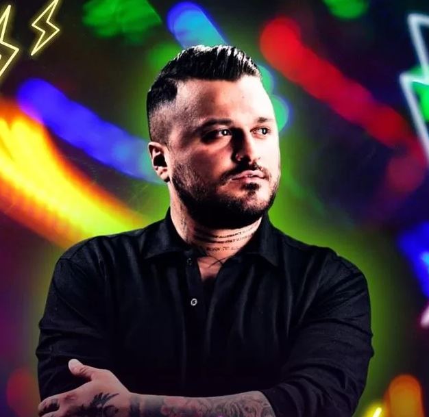 Dj Efe Pekşahin